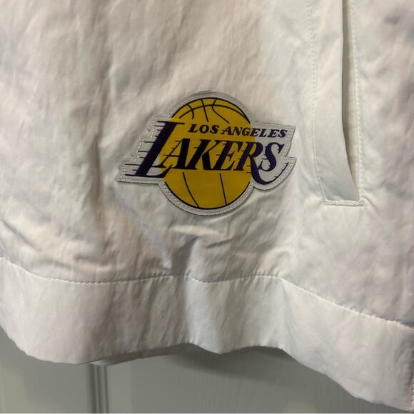 Nike Ambush LA Lakers Spellout NBA Jacket Coat Puffer Zip Button White NWT Med - Picture 9 of 14
